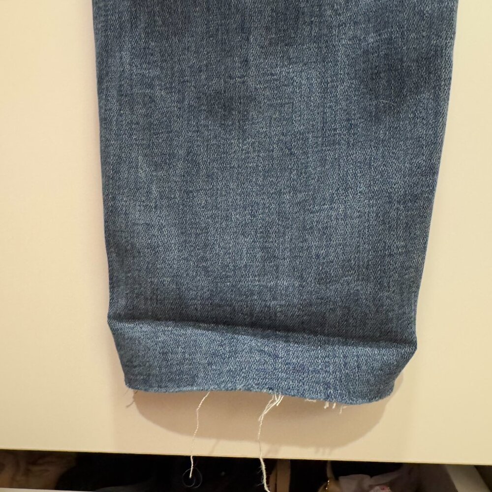 Good American Good Waist Cropped Jeans - Picture 5 of 16